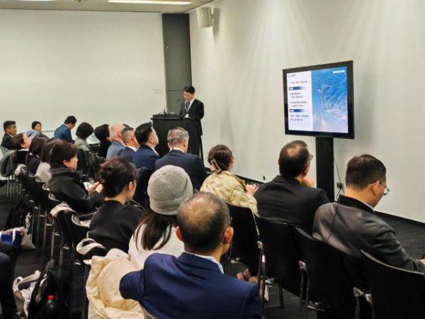 深圳知名的配资公司 武汉“抱团出海”开新局：一月内四支团组率队出海，全力打好外贸“突围战”